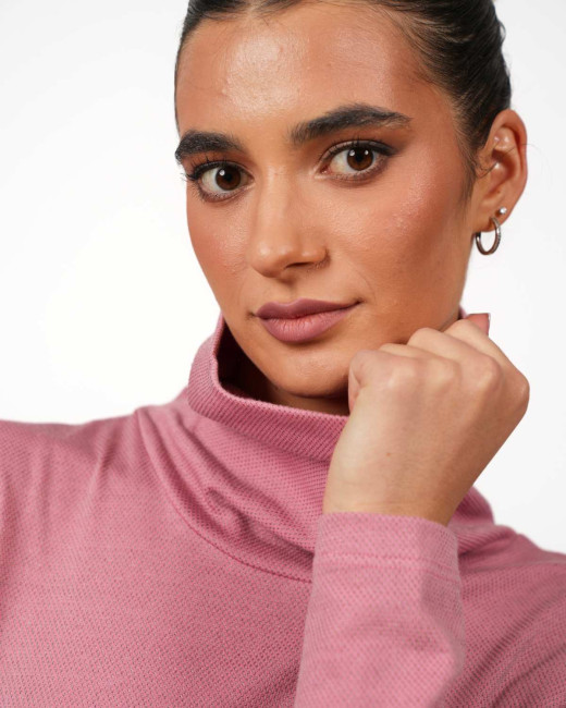 VIP turtleneck jumper – stylish protection with silver thread technology - antique pink