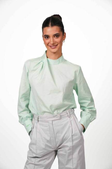 Bluse mit Kragendetail VIP – Stil trifft Schutz - Mintgrün