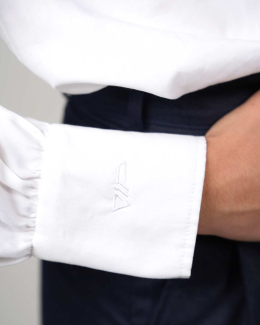 Camicetta con colletto VIP – Lo stile incontra la protezione - bianco