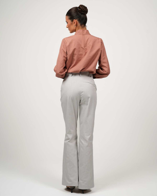 Preview: Flared-Cut-Hose VIP – Stilvoll geschützt im Alltag - Hellgrau