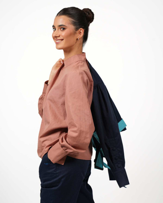 Preview: Bluse mit Kragendetail VIP – Stil trifft Schutz - Mocca Mousse