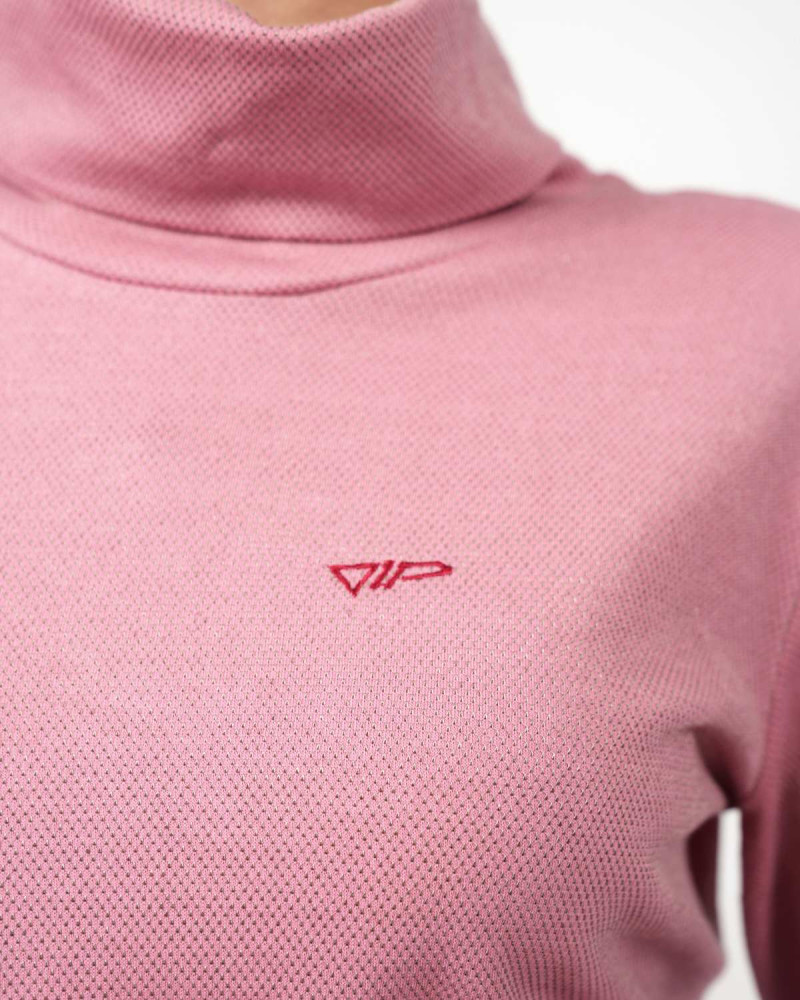 VIP turtleneck jumper – stylish protection with silver thread technology - antique pink