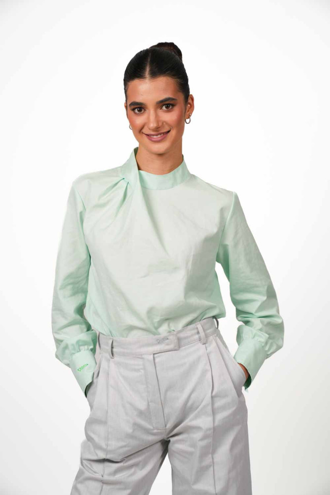 Bluse mit Kragendetail VIP – Stil trifft Schutz - Mintgrün