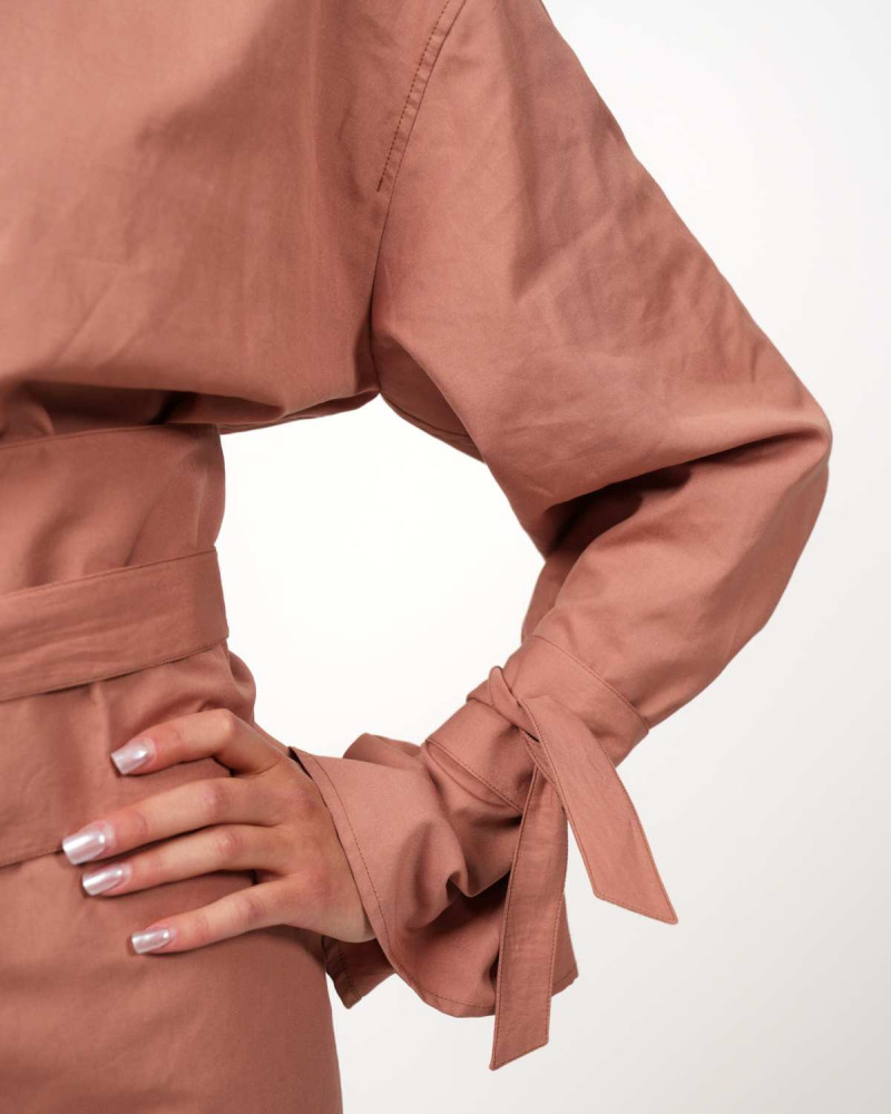 Oversize-Bluse VIP Swiss Shield Max Wear – Eleganz mit 5G-Schutz - Mocca Mousse