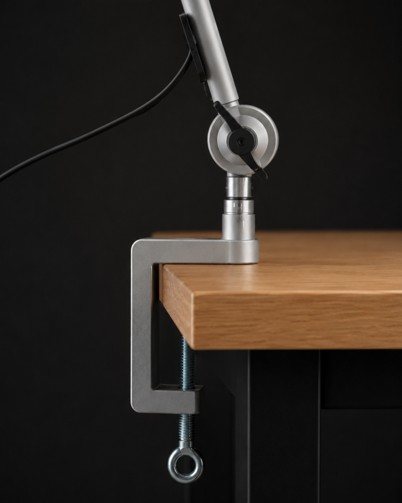 Arbeitsleuchte (Werkleuchte) 110 cm silber geschirmt CH Stecker mit Tisch-Klemmfuss