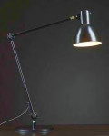 Arbeitsleuchte (Werkleuchte) schwarz geschirmt CH Stecker mit Tisch Standfuss